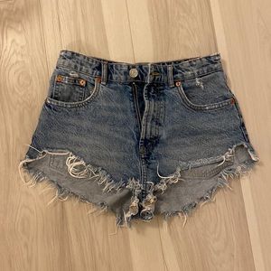 Zara Jean shorts size USA 4